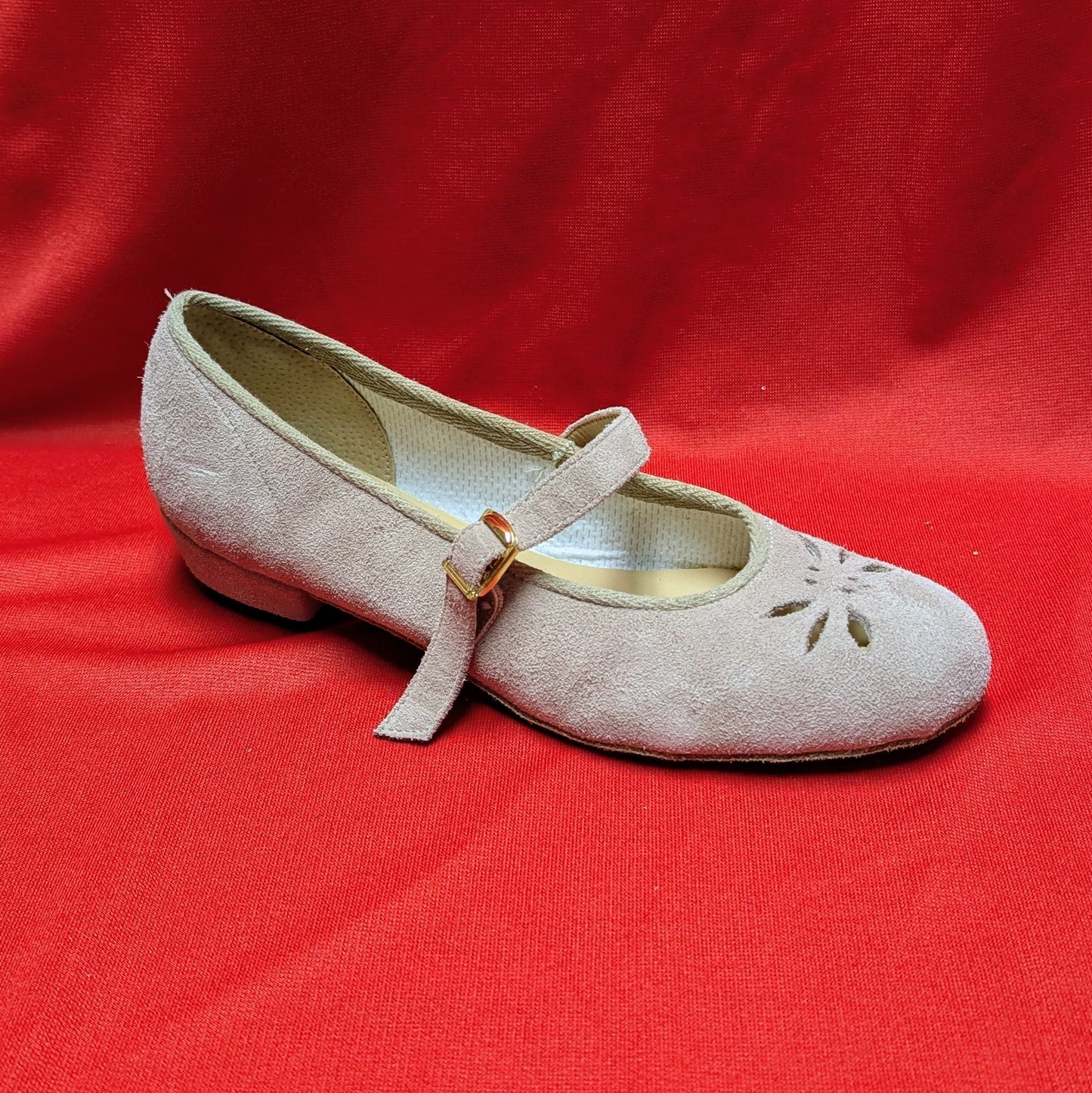 Miss Daisy Low
