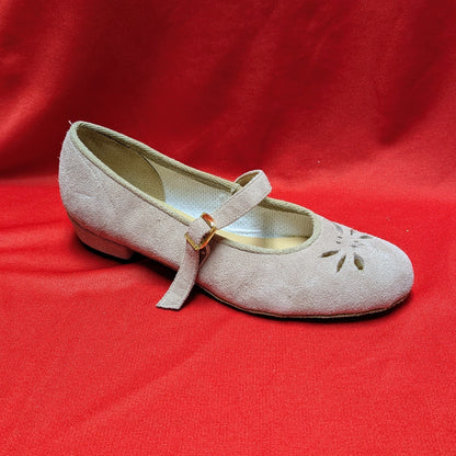 Miss Daisy Low