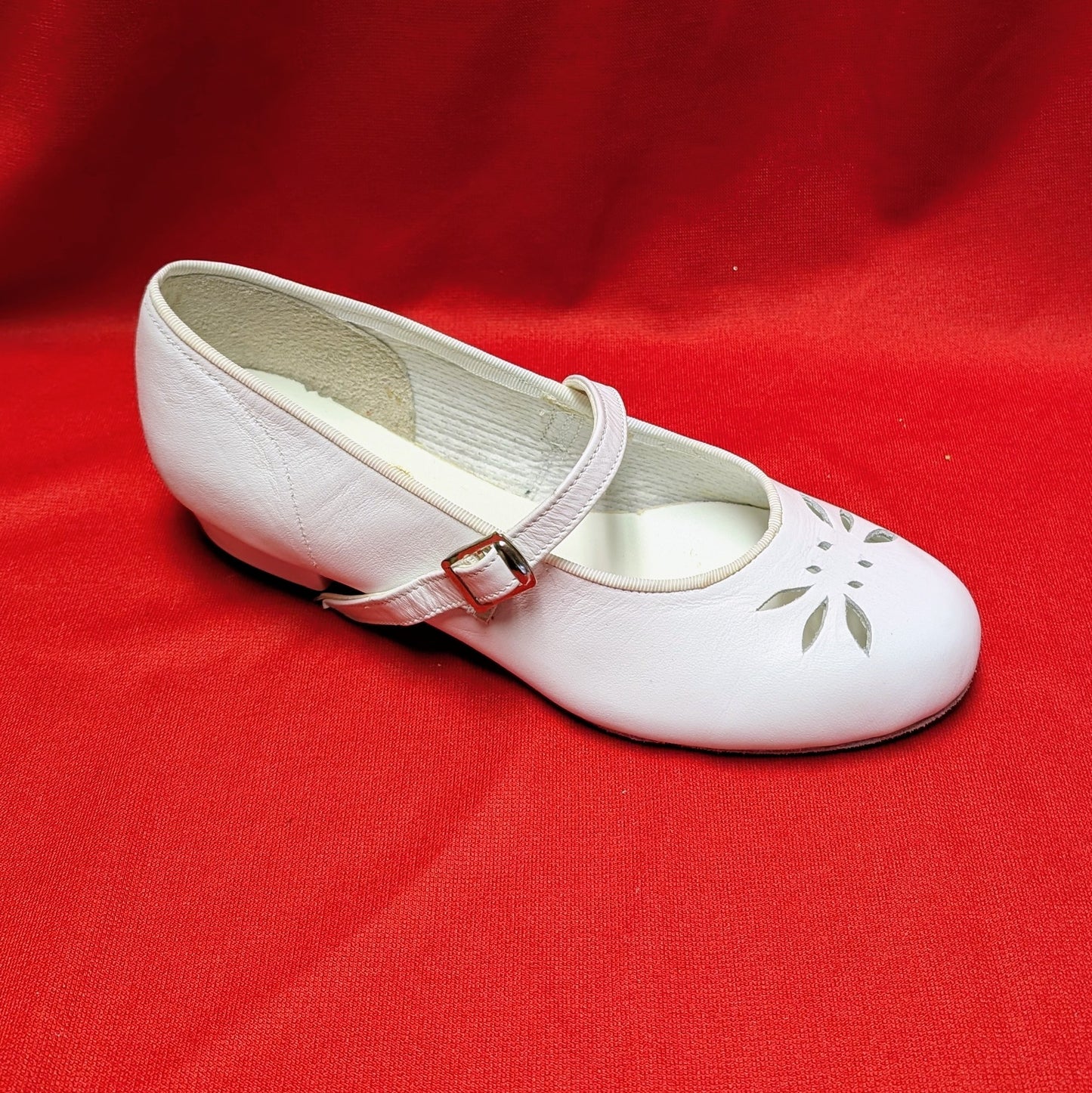 Miss Daisy Low