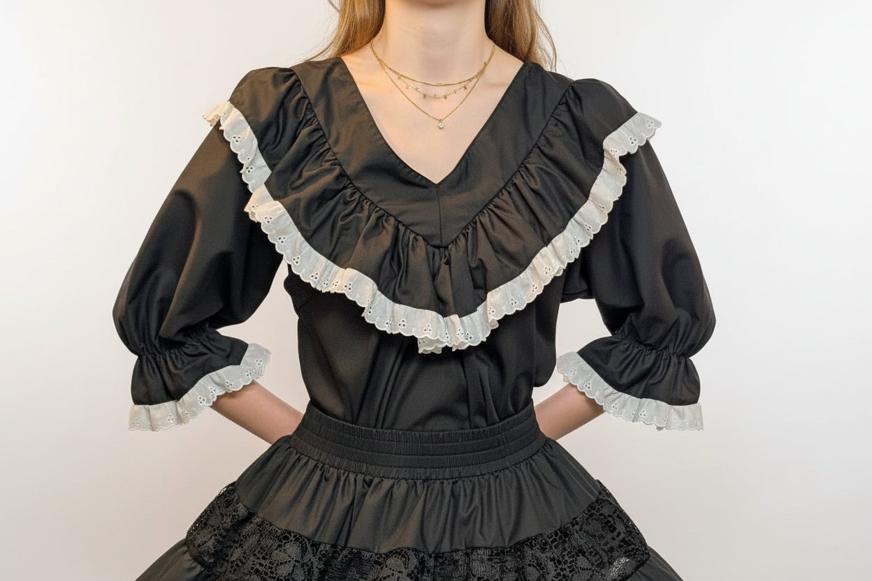 EYELET TRIMMED BLOUSE