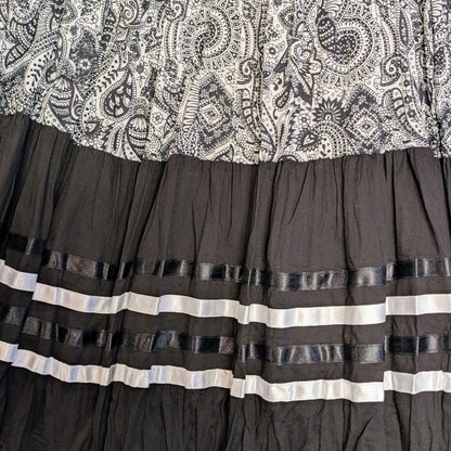 BLACK & WHITE PAISLEY RIBBON SKIRT