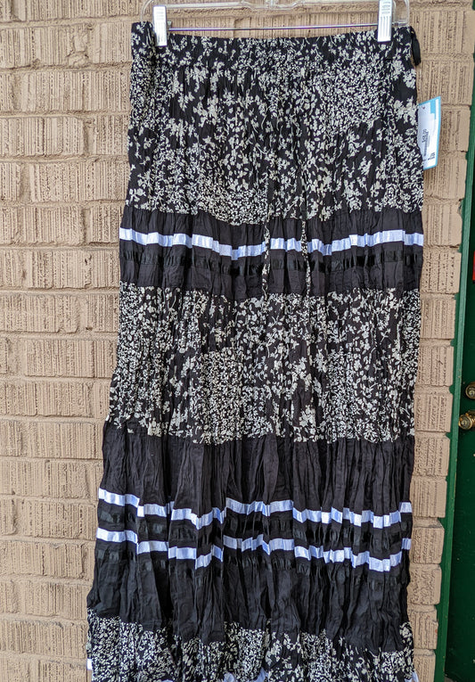 BLACK AND WHITE RIBBON