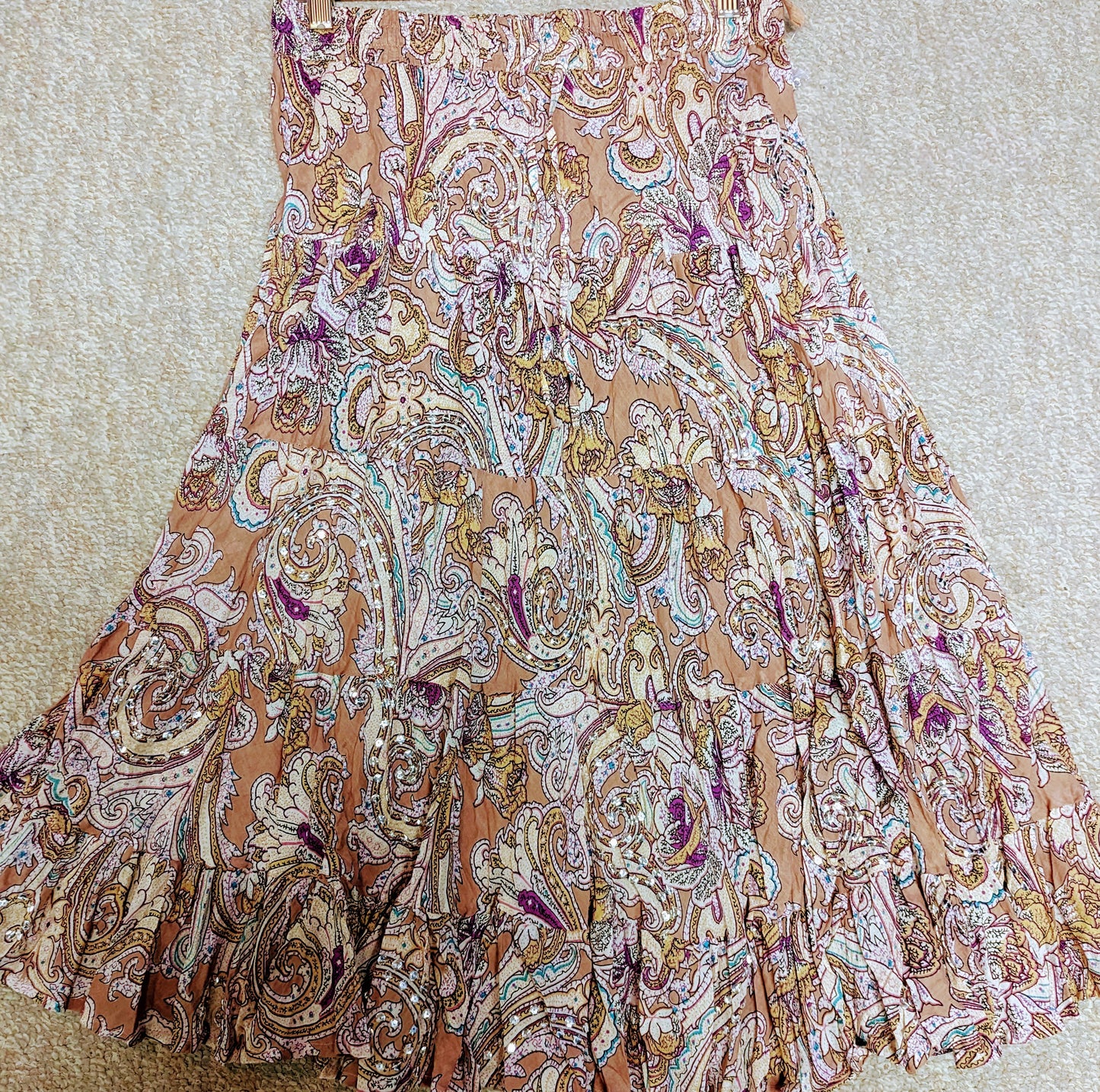 SHORT TAN AND LAVENDER SEQUIN SKIRT