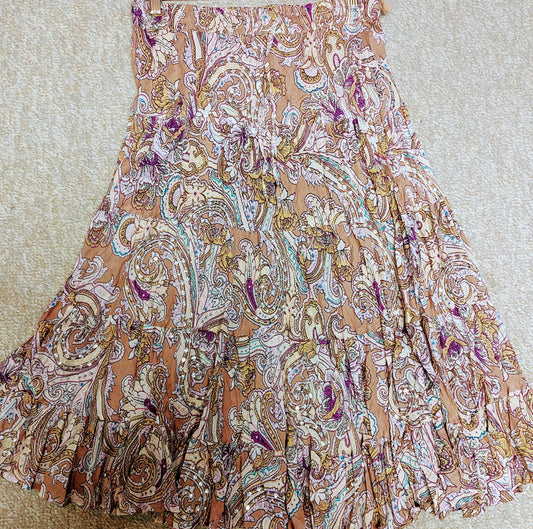 SHORT TAN AND LAVENDER SEQUIN SKIRT