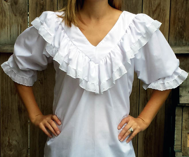 EYELET TRIMMED BLOUSE
